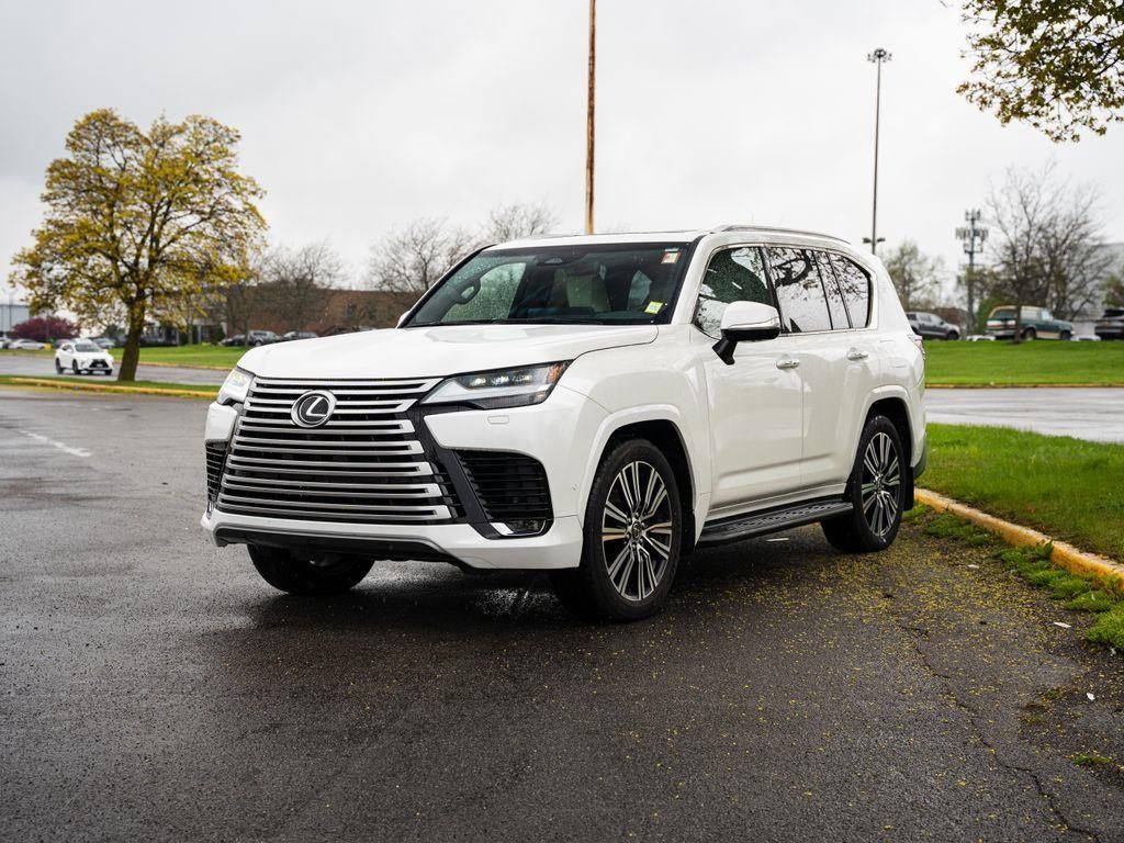 2025 Lexus LX 700h Luxury