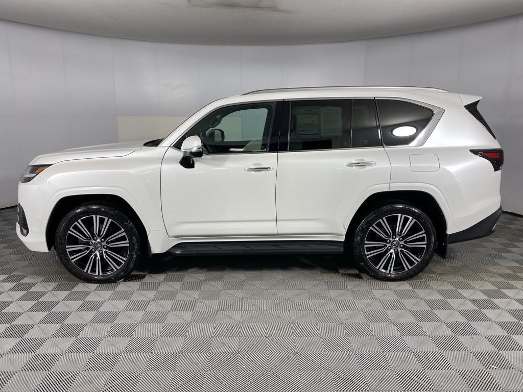 2025 Lexus LX 700h Luxury