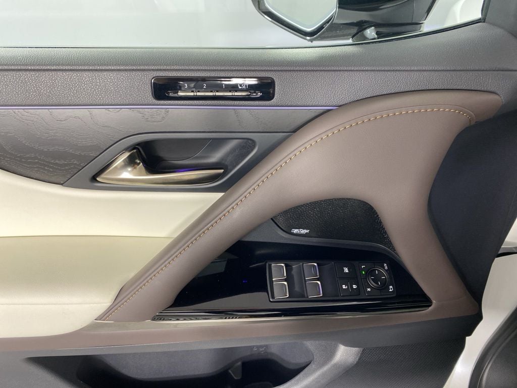 2025 Lexus LX 700h Luxury