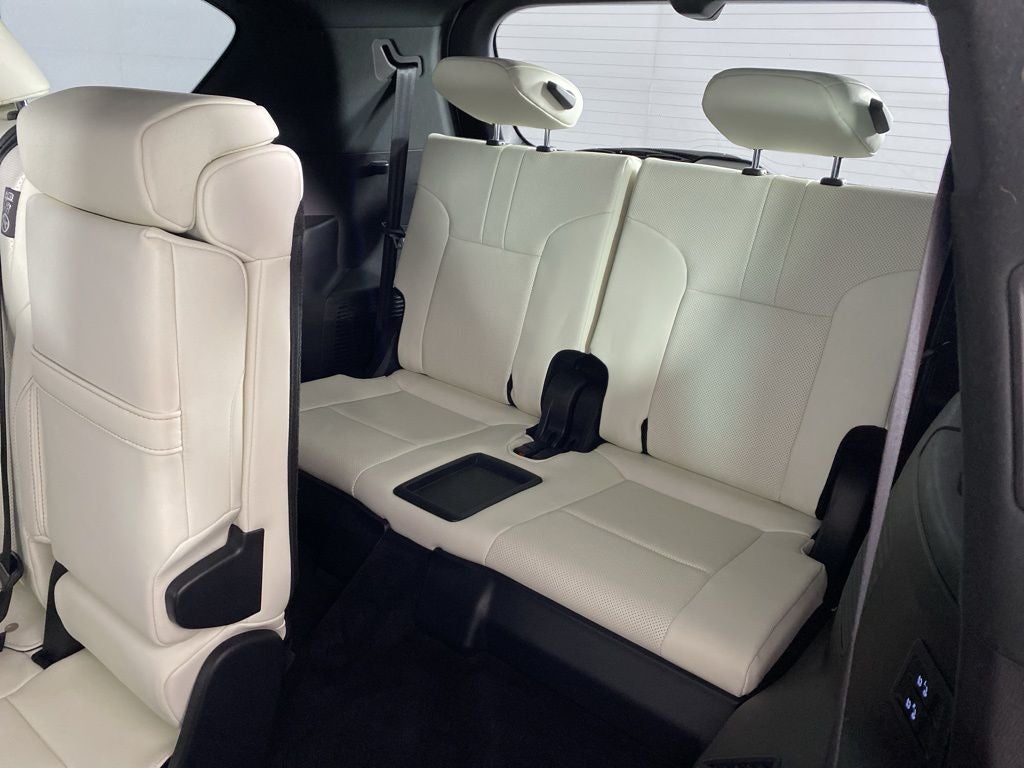 2025 Lexus LX 700h Luxury