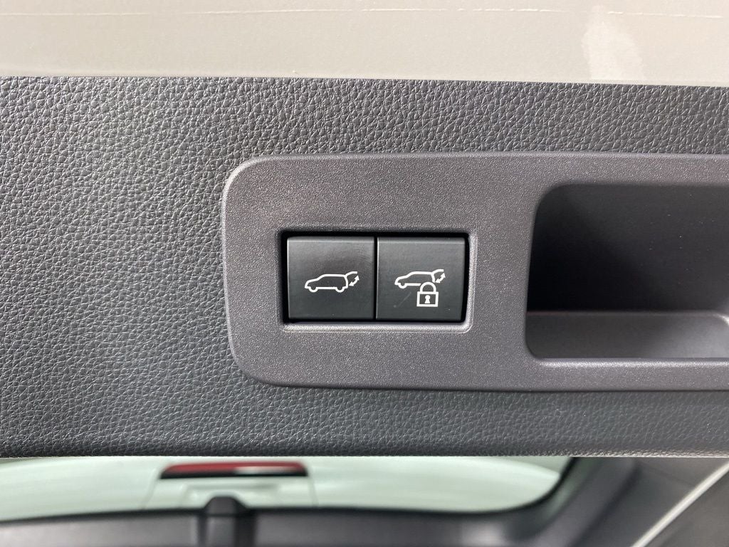 2025 Lexus LX 700h Luxury