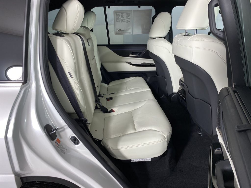 2025 Lexus LX 700h Luxury