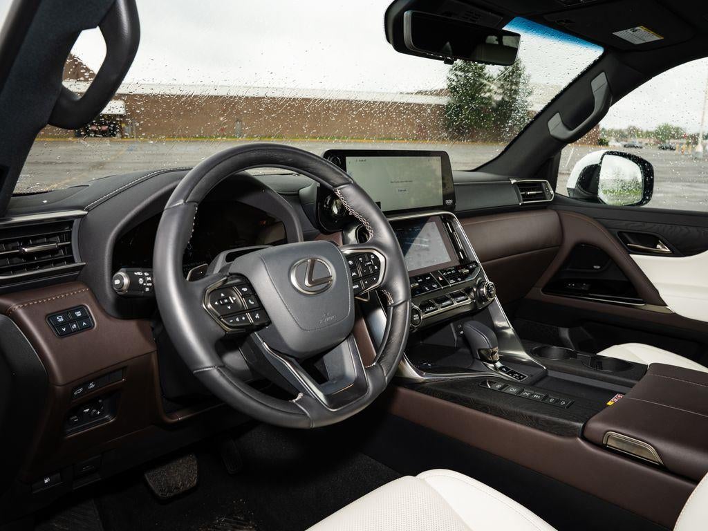 2025 Lexus LX 700h Luxury