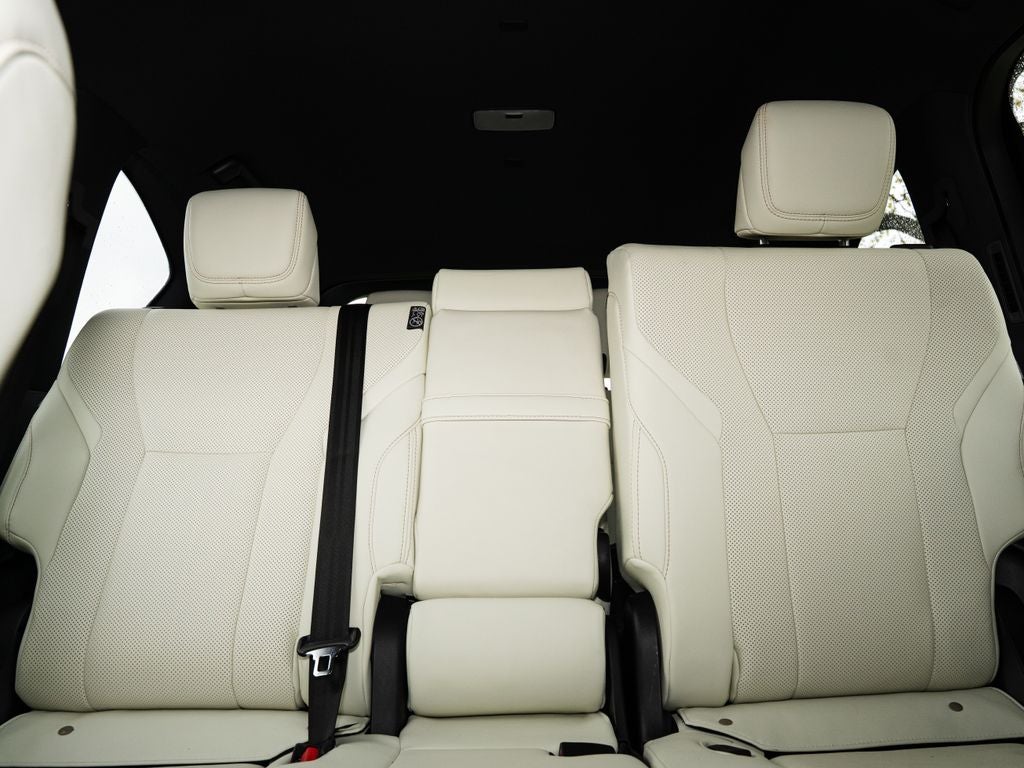 2025 Lexus LX 700h Luxury