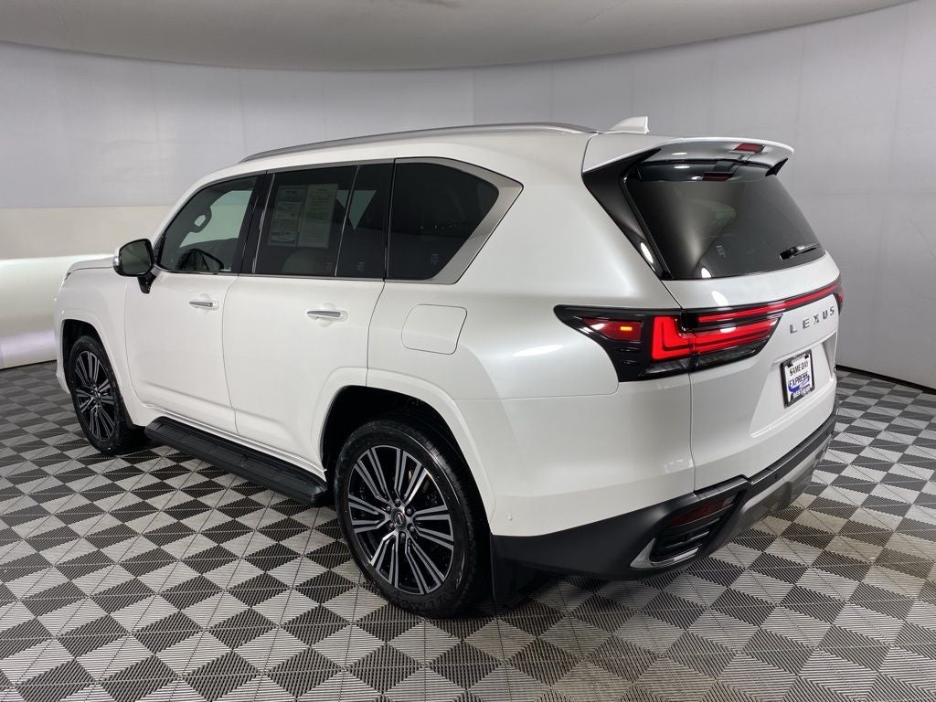 2025 Lexus LX 700h Luxury