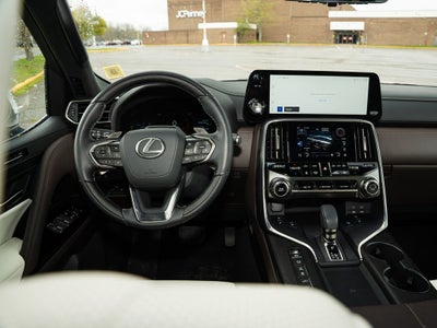 2025 Lexus LX 700h Luxury