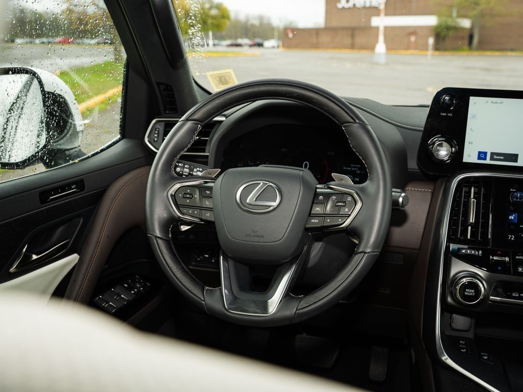 2025 Lexus LX 700h Luxury