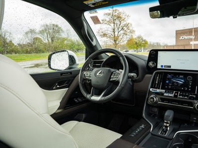 2025 Lexus LX 700h Luxury