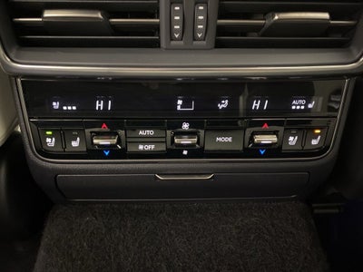 2025 Lexus LX 700h Luxury