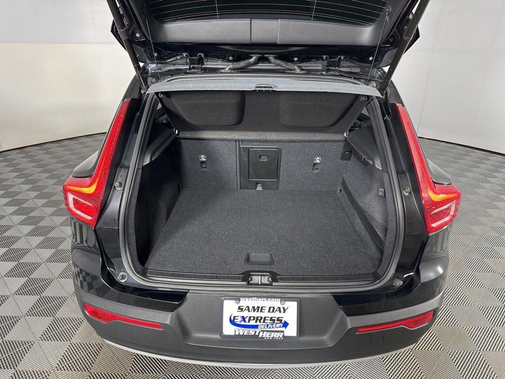 2020 Volvo XC40 Momentum