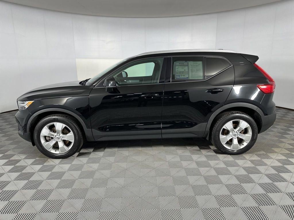 2020 Volvo XC40 Momentum