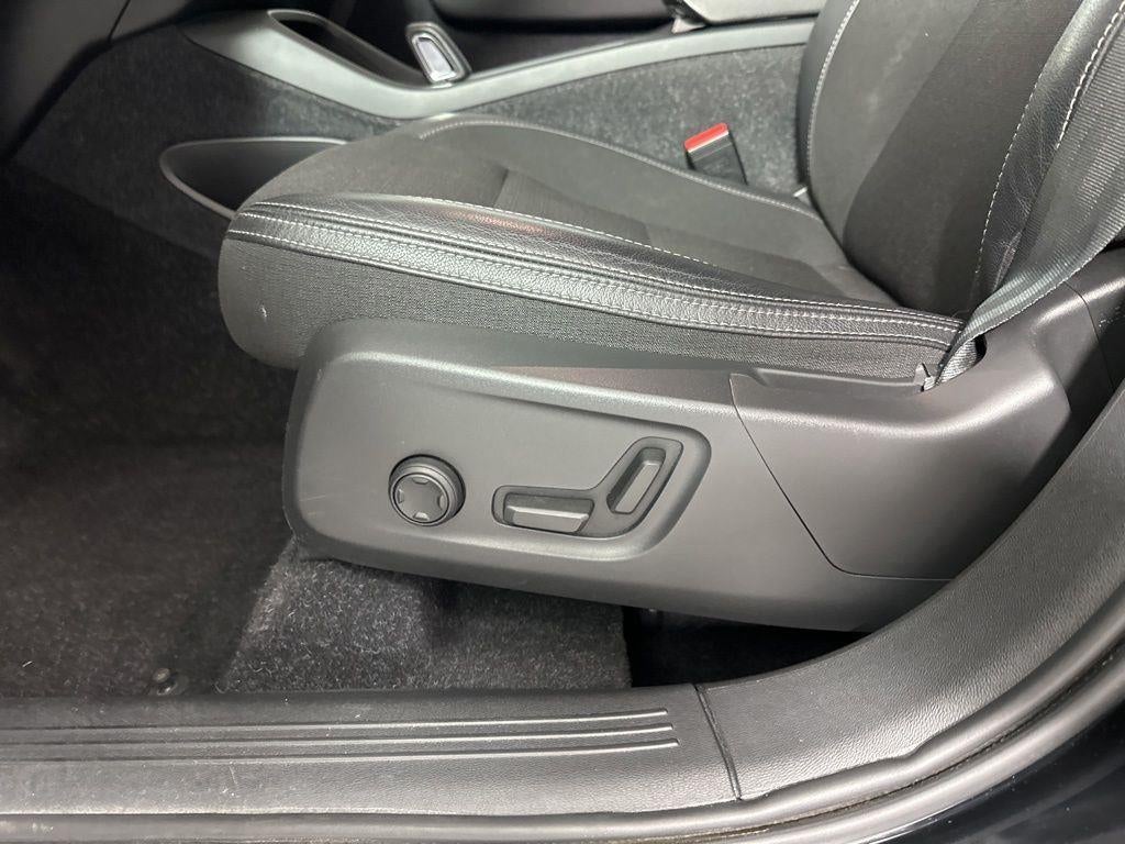 2020 Volvo XC40 Momentum