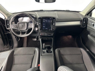 2020 Volvo XC40 Momentum
