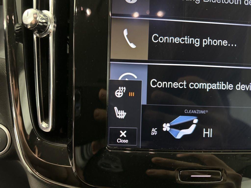 2020 Volvo XC40 Momentum