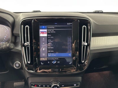2020 Volvo XC40 Momentum