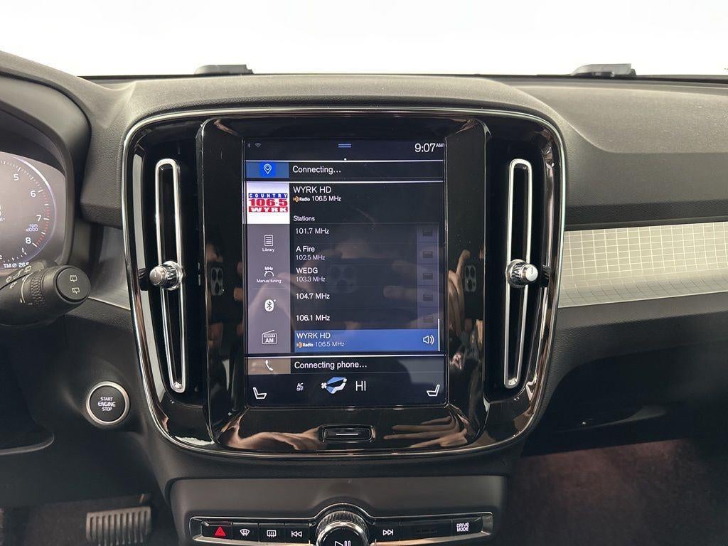 2020 Volvo XC40 Momentum