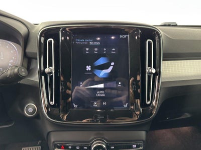 2020 Volvo XC40 Momentum