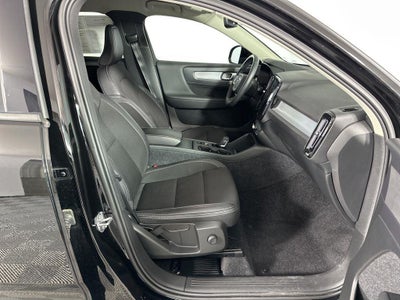 2020 Volvo XC40 Momentum