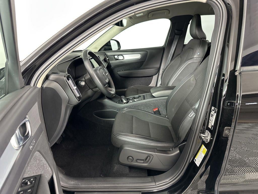 2020 Volvo XC40 Momentum