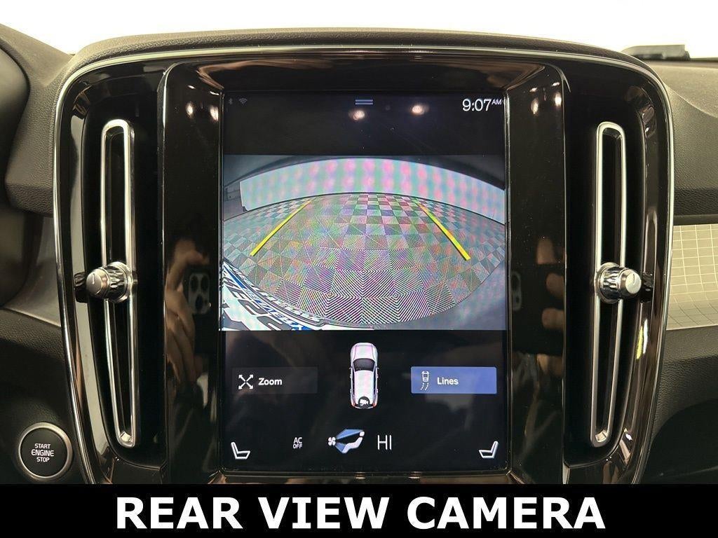 2020 Volvo XC40 Momentum