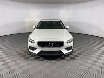 2023 Volvo V60 Cross Country B5 Plus