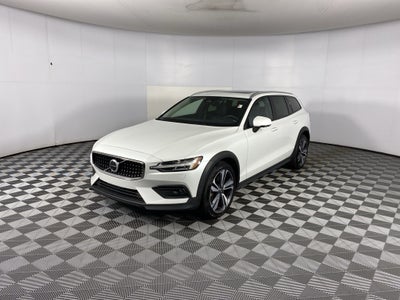 2023 Volvo V60 Cross Country B5 Plus