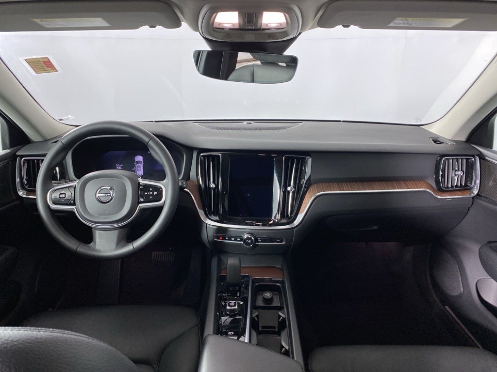 2023 Volvo V60 Cross Country B5 Plus