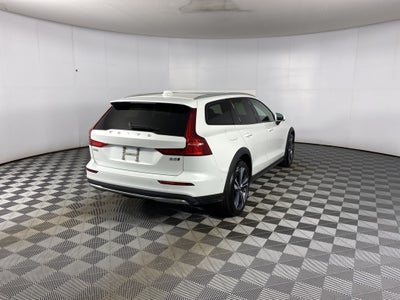 2023 Volvo V60 Cross Country B5 Plus