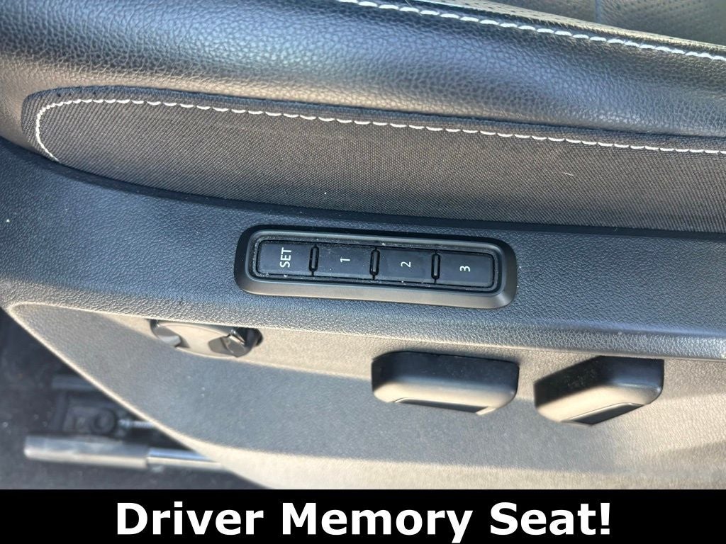 2024 Volkswagen Atlas Cross Sport 2.0T SEL R-Line