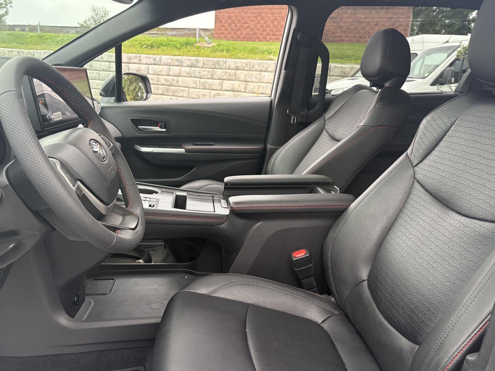 2025 Toyota Sienna XSE 7-Passenger