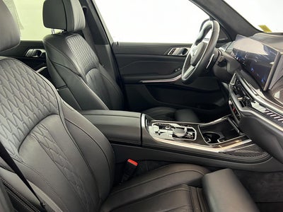 2025 BMW X7 M60i