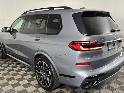2025 BMW X7 M60i