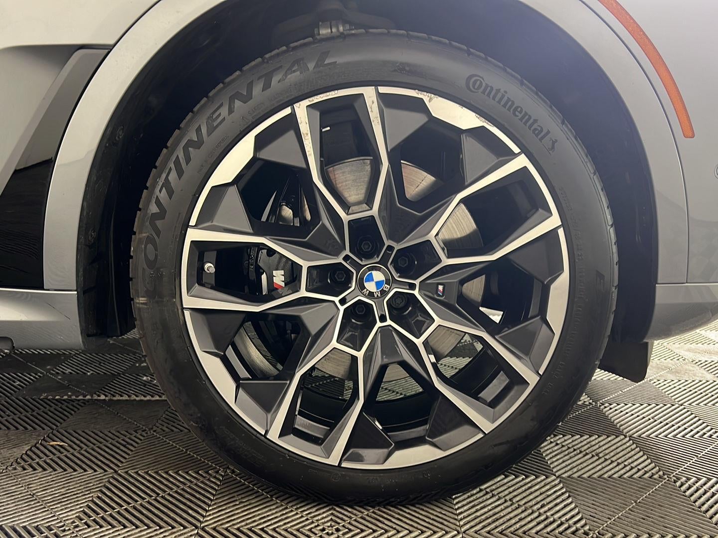 2025 BMW X7 M60i