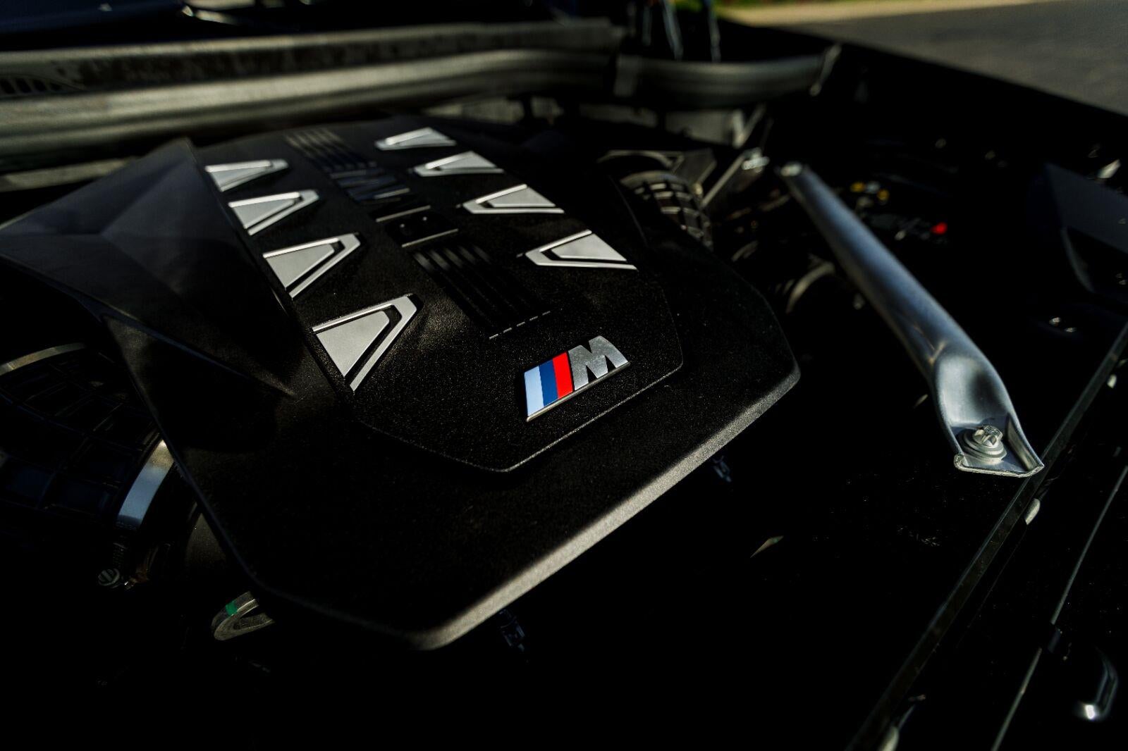 2025 BMW X7 M60i
