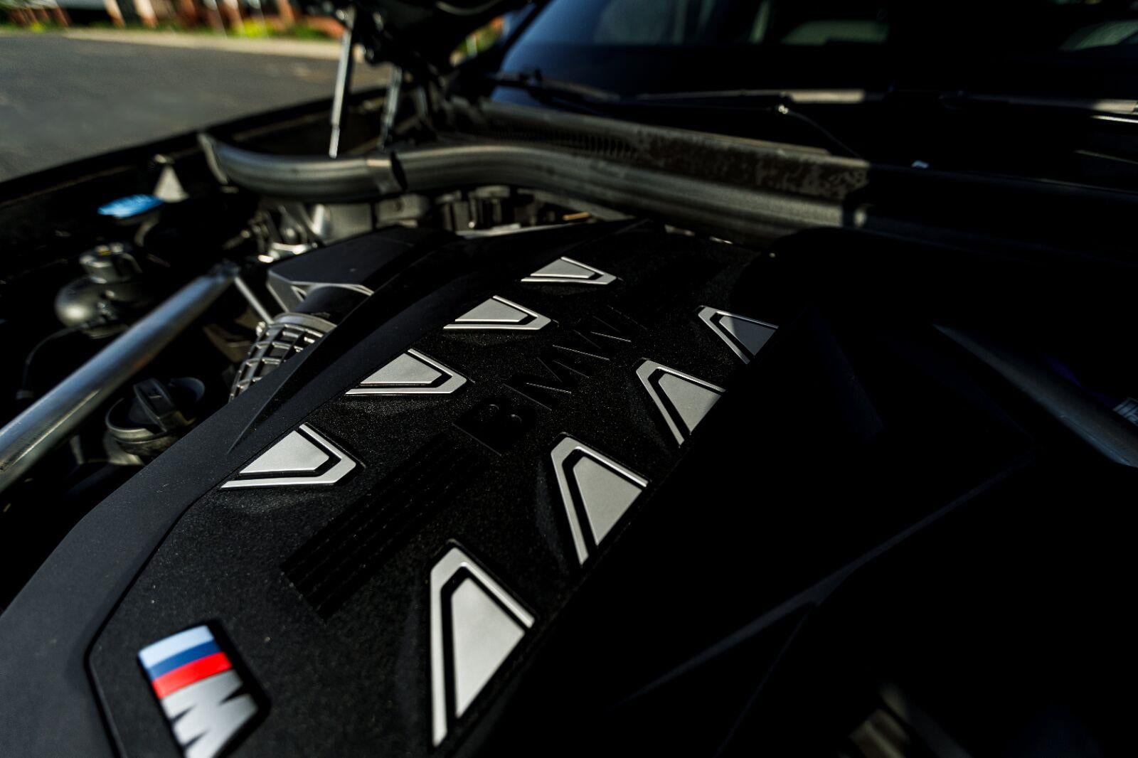 2025 BMW X7 M60i