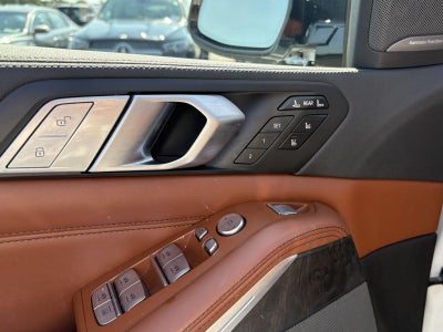 2022 BMW X7 M50i