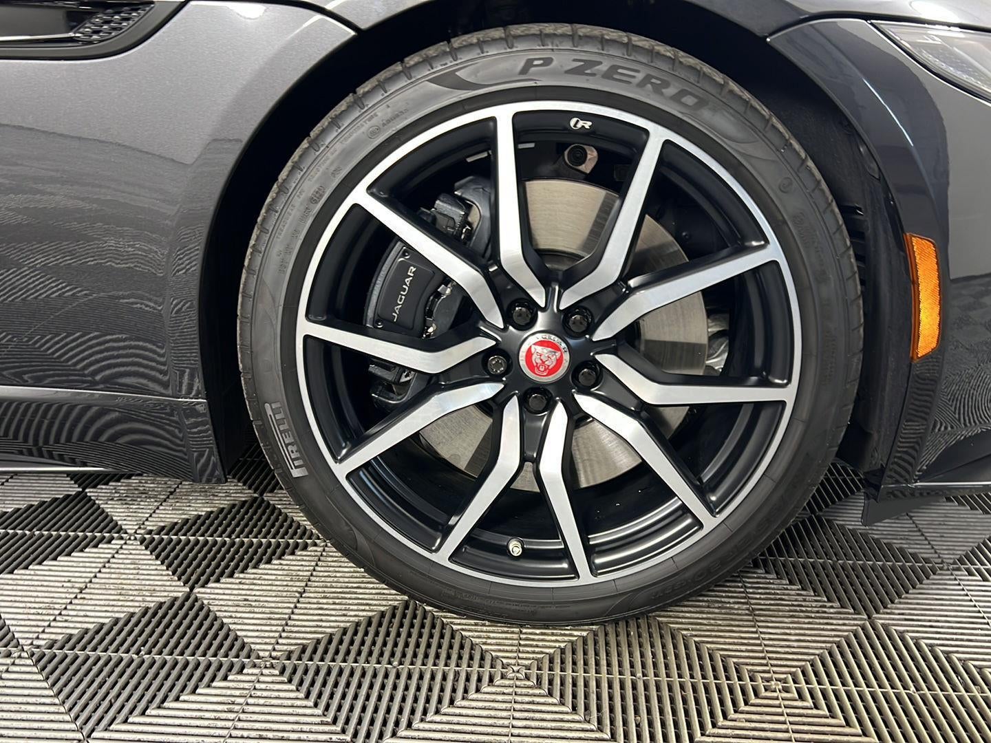 2023 Jaguar F-TYPE R