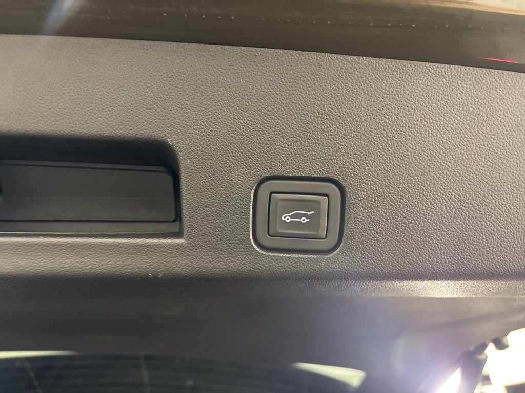 2024 GMC Acadia AT4