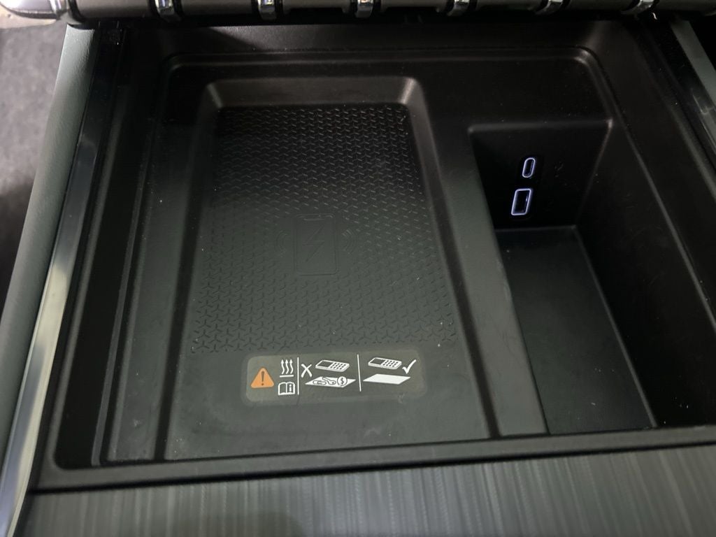 2025 GMC Acadia AT4