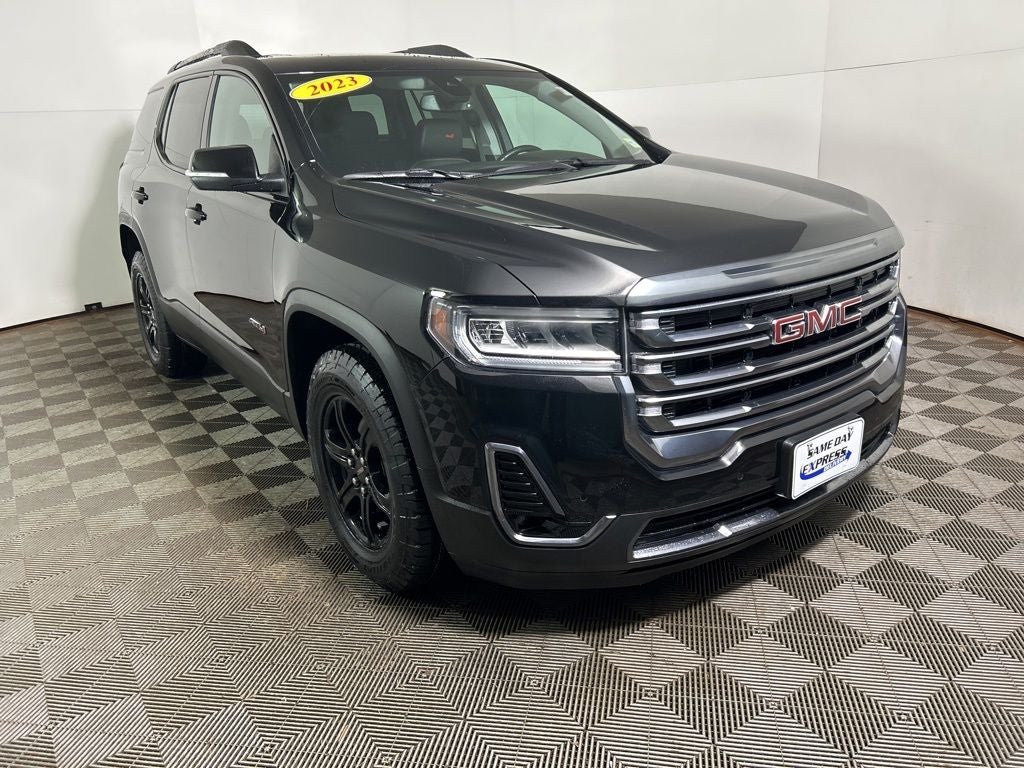 2023 GMC Acadia AT4