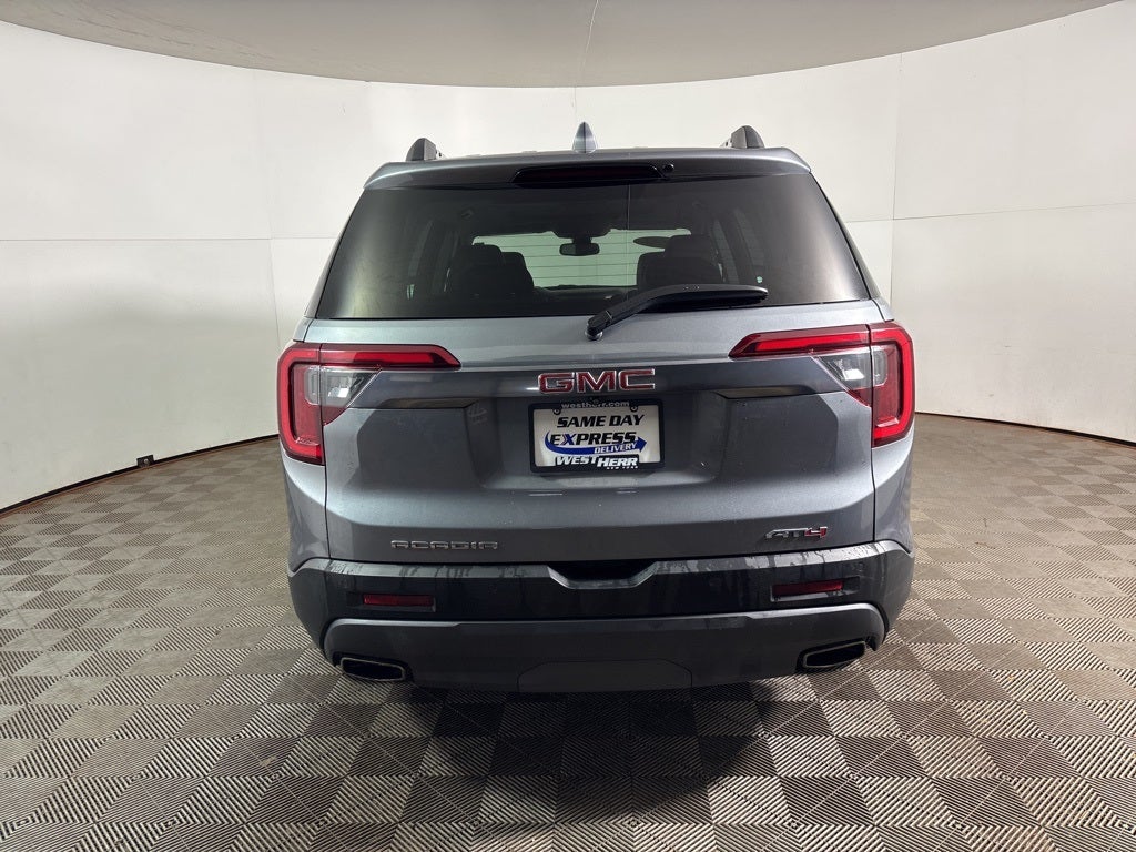 2022 GMC Acadia AT4
