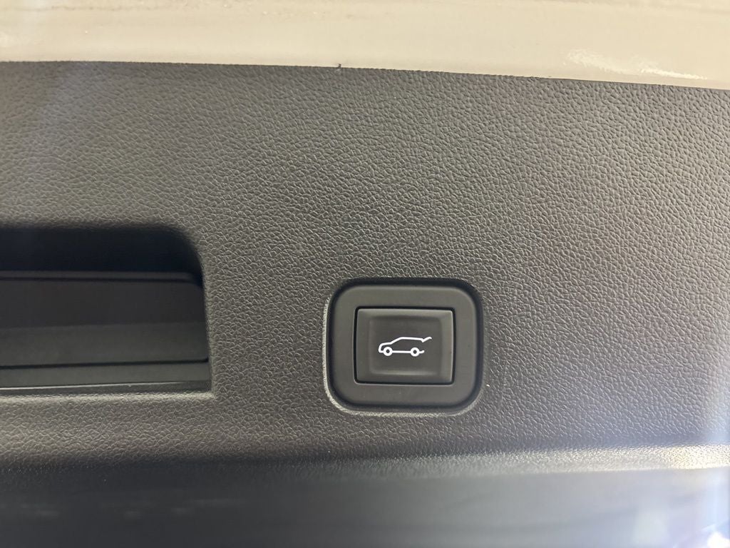 2025 Chevrolet Traverse LT 2LT