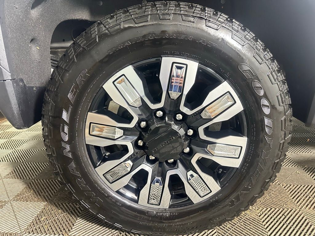 2025 GMC Sierra 2500HD Denali