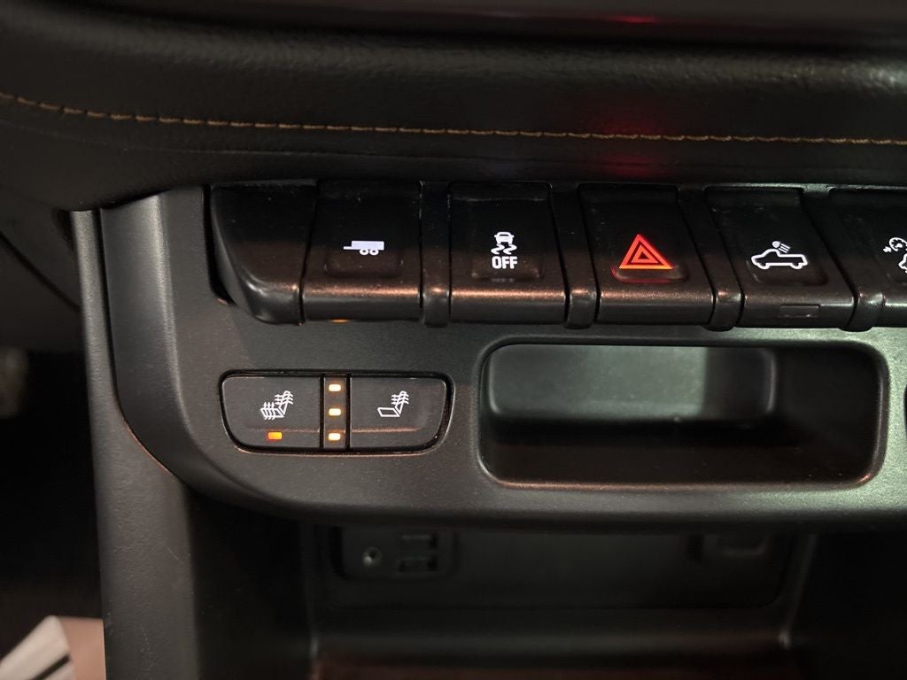 2022 GMC Canyon AT4 w/Leather