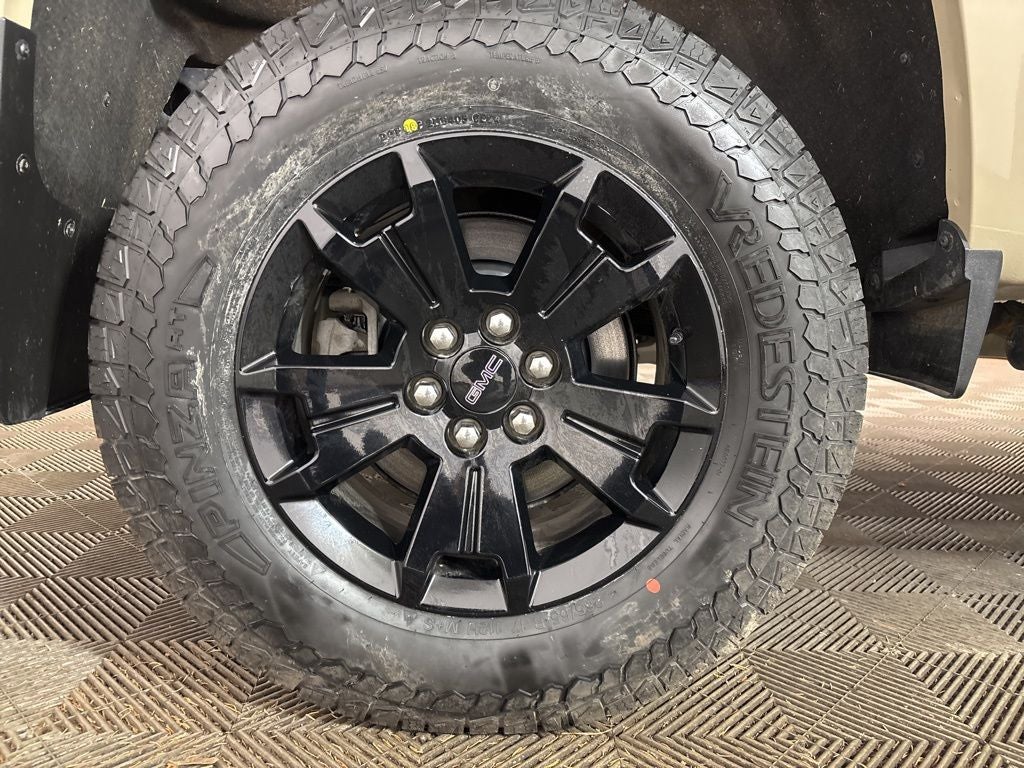 2022 GMC Canyon AT4 w/Leather