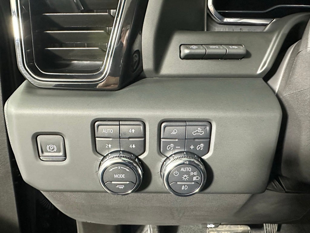 2025 GMC Sierra 1500 AT4X