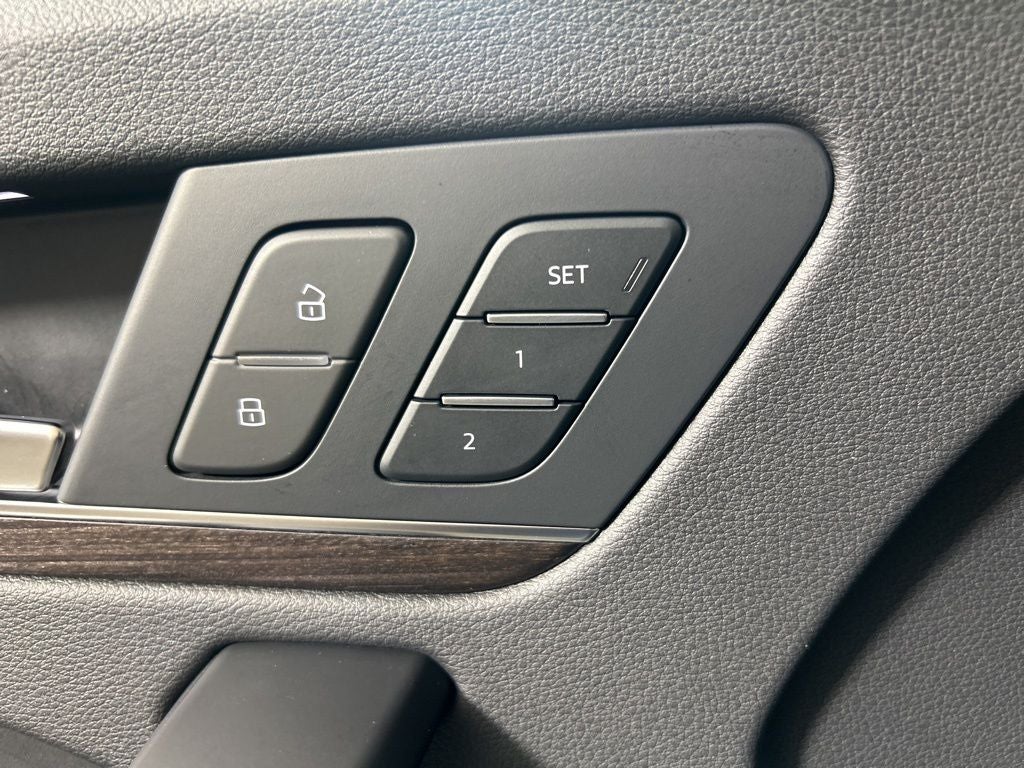 2025 Audi Q5 40 Premium quattro