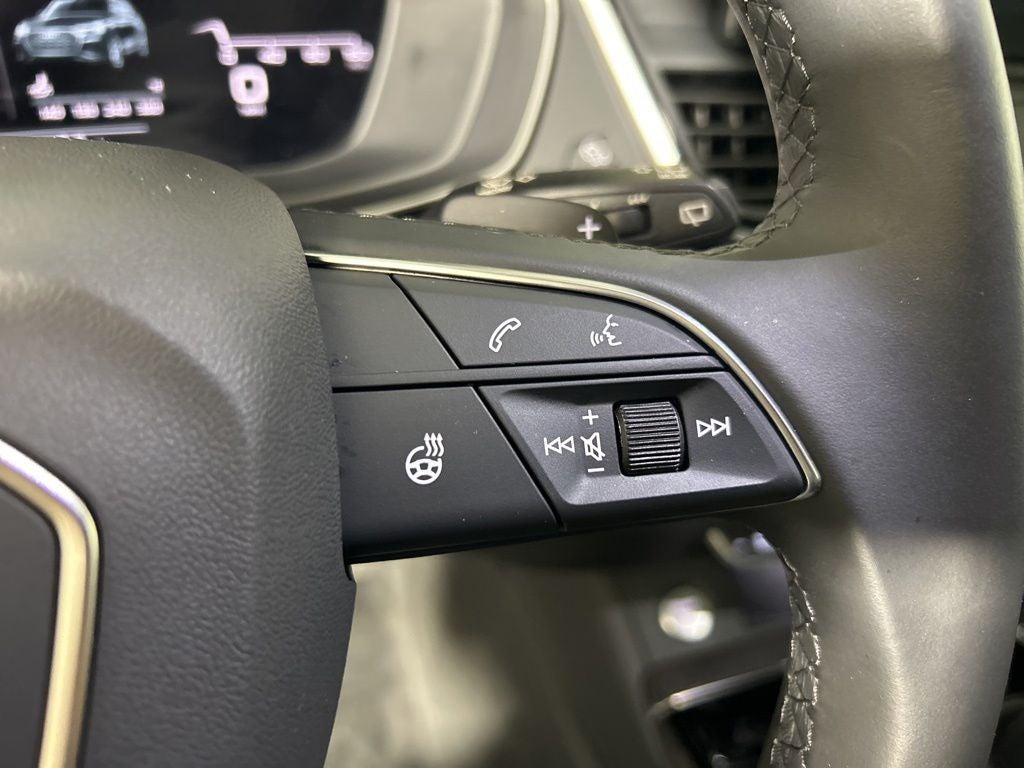 2025 Audi Q5 40 Premium quattro