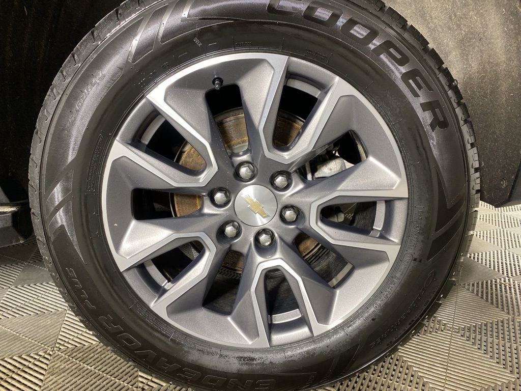 2024 Chevrolet Suburban LS