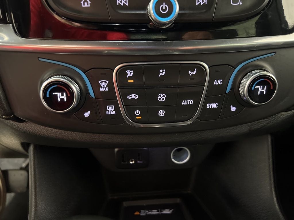 2023 Chevrolet Traverse LT Leather